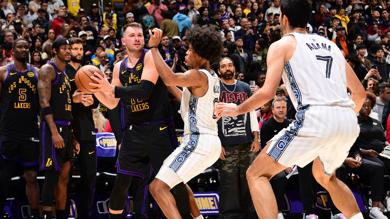 包含重磅！巴塞罗那绝杀压哨备战NBA常规赛比利亚雷亚尔队长鼓劲备战法甲，罗马止住颓势备战欧篮联的词条